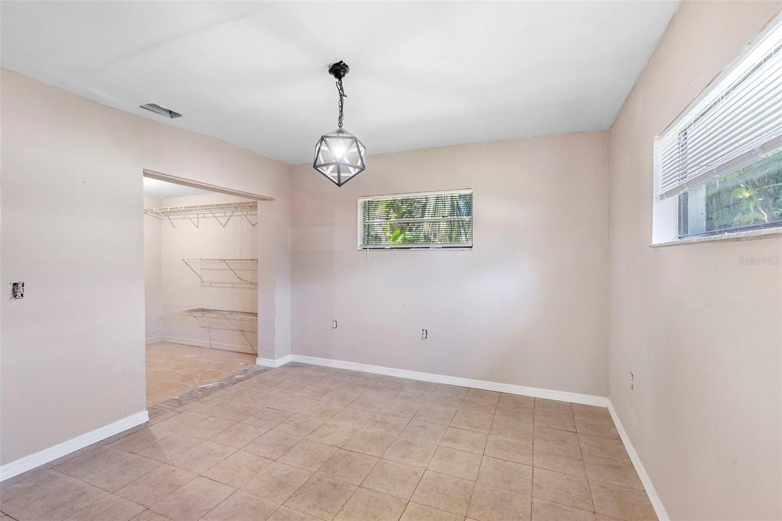 Image 15 of 26 For 600 Byron Avenue