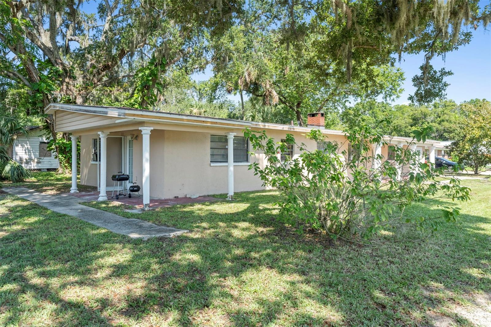 Image 6 of 26 For 600 Byron Avenue