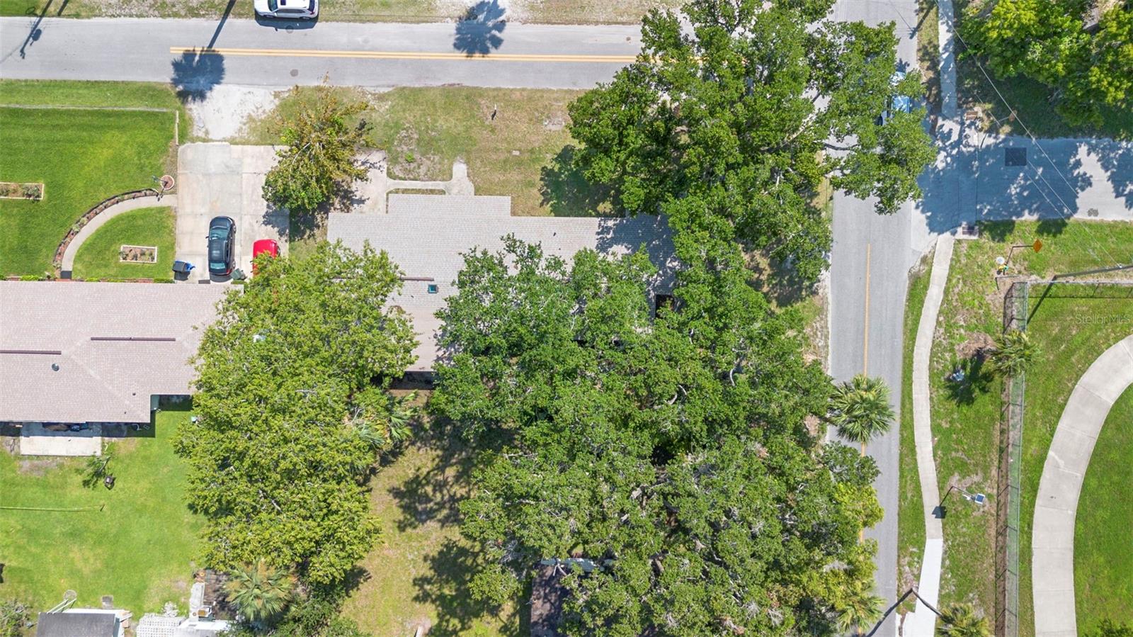 Image 7 of 26 For 600 Byron Avenue