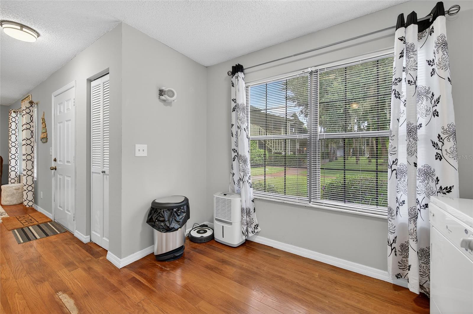Image 8 of 35 For 840 Center Avenue 390