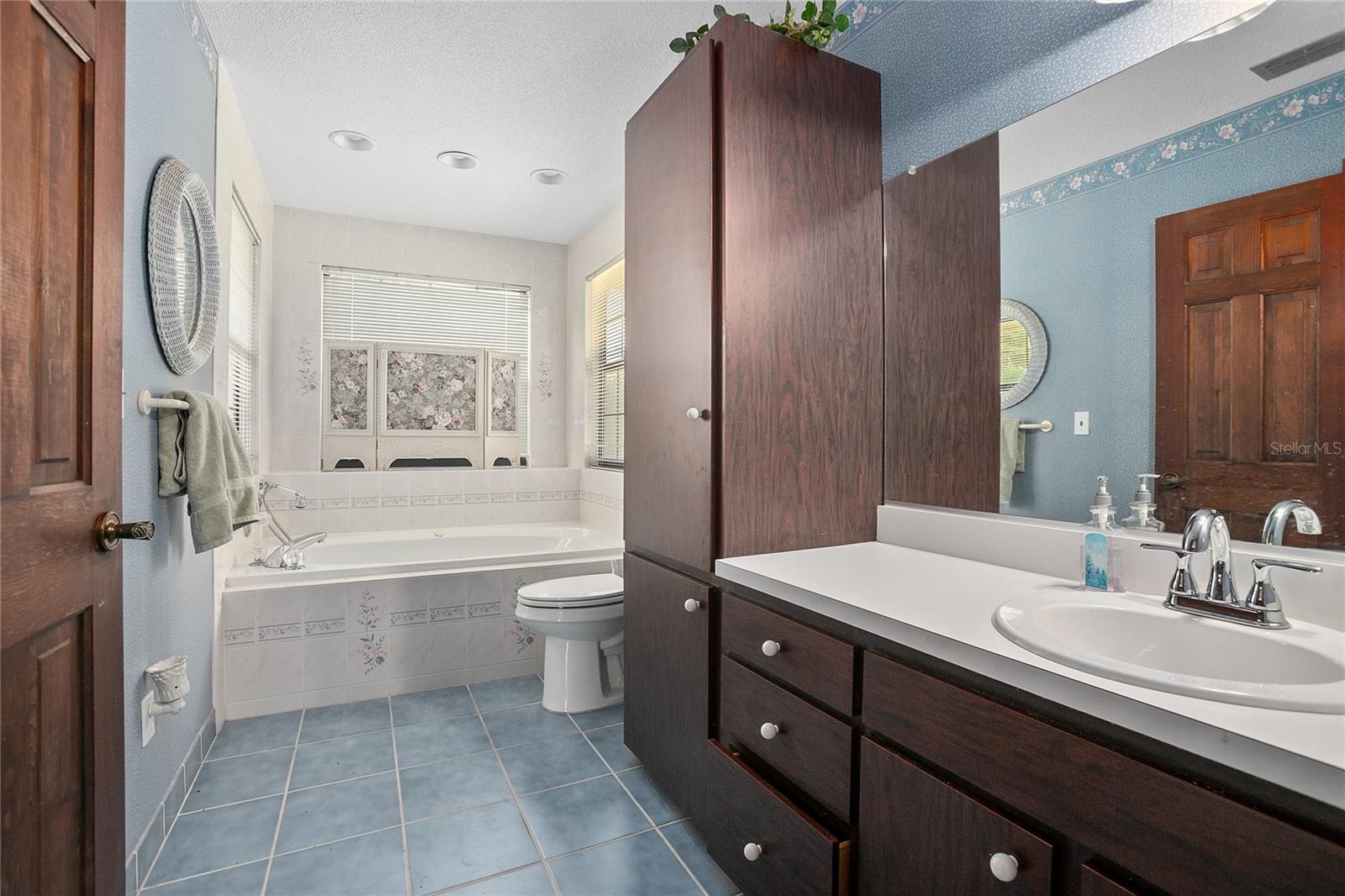 Image 23 of 72 For 1741 Alanson Drive