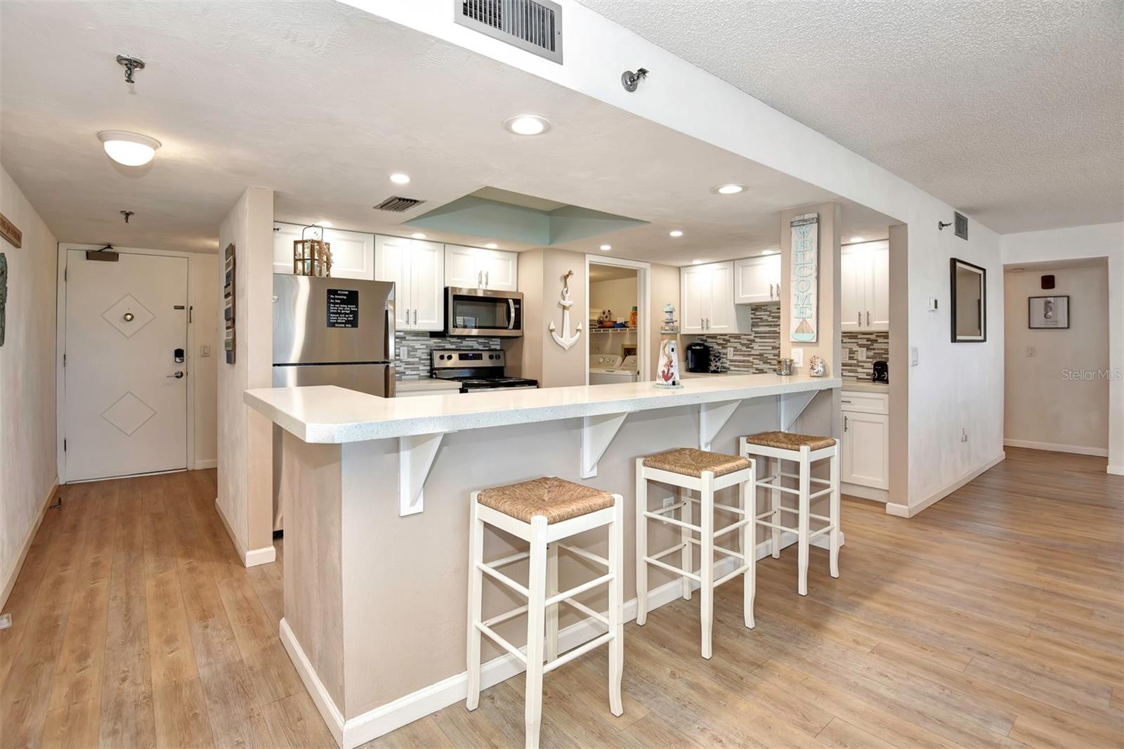 Image 10 of 51 For 1513 Ocean Shore Boulevard 7b