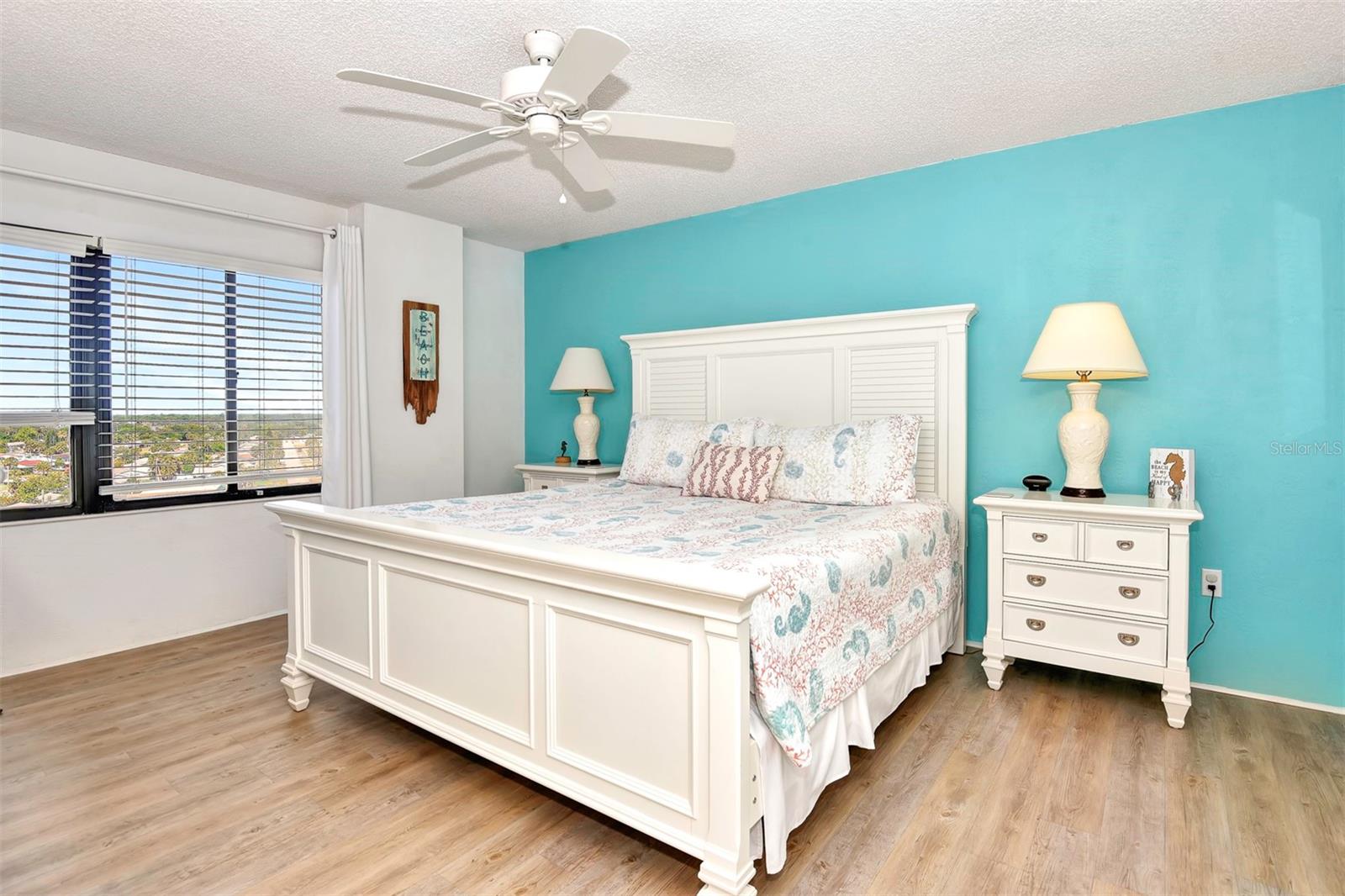 Image 20 of 51 For 1513 Ocean Shore Boulevard 7b