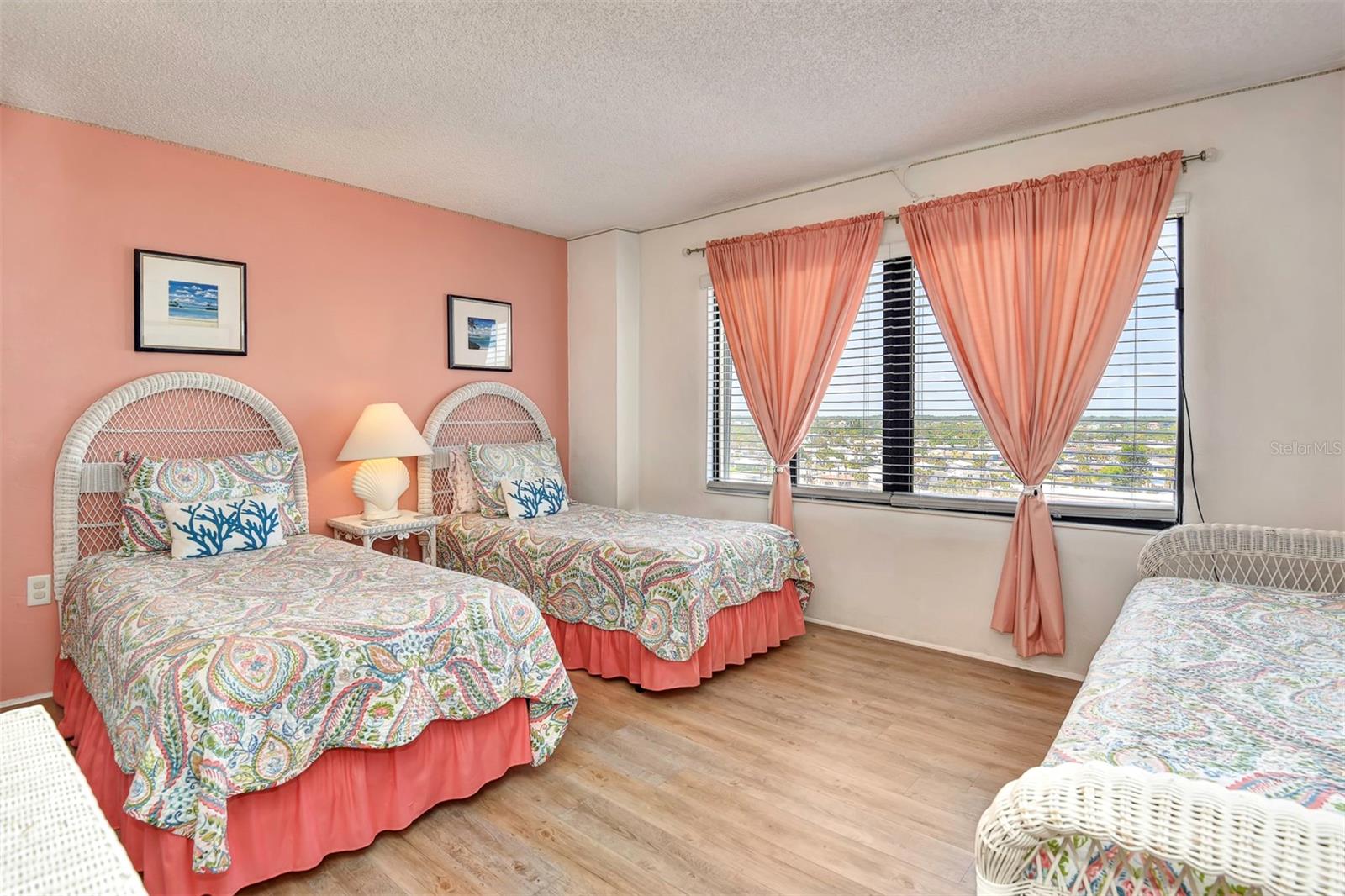 Image 26 of 51 For 1513 Ocean Shore Boulevard 7b