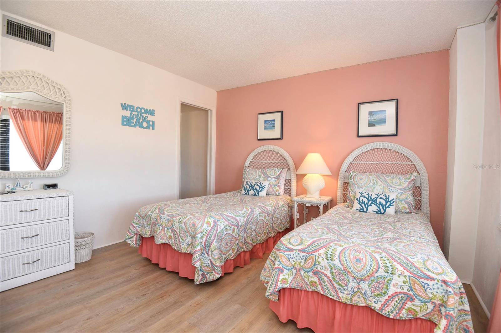 Image 27 of 51 For 1513 Ocean Shore Boulevard 7b