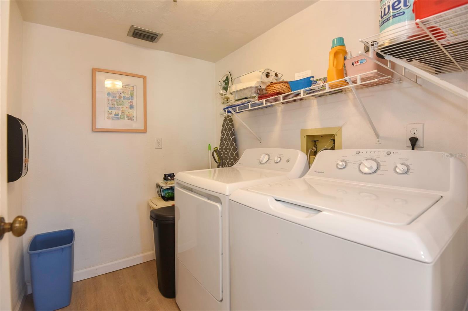 Image 32 of 51 For 1513 Ocean Shore Boulevard 7b