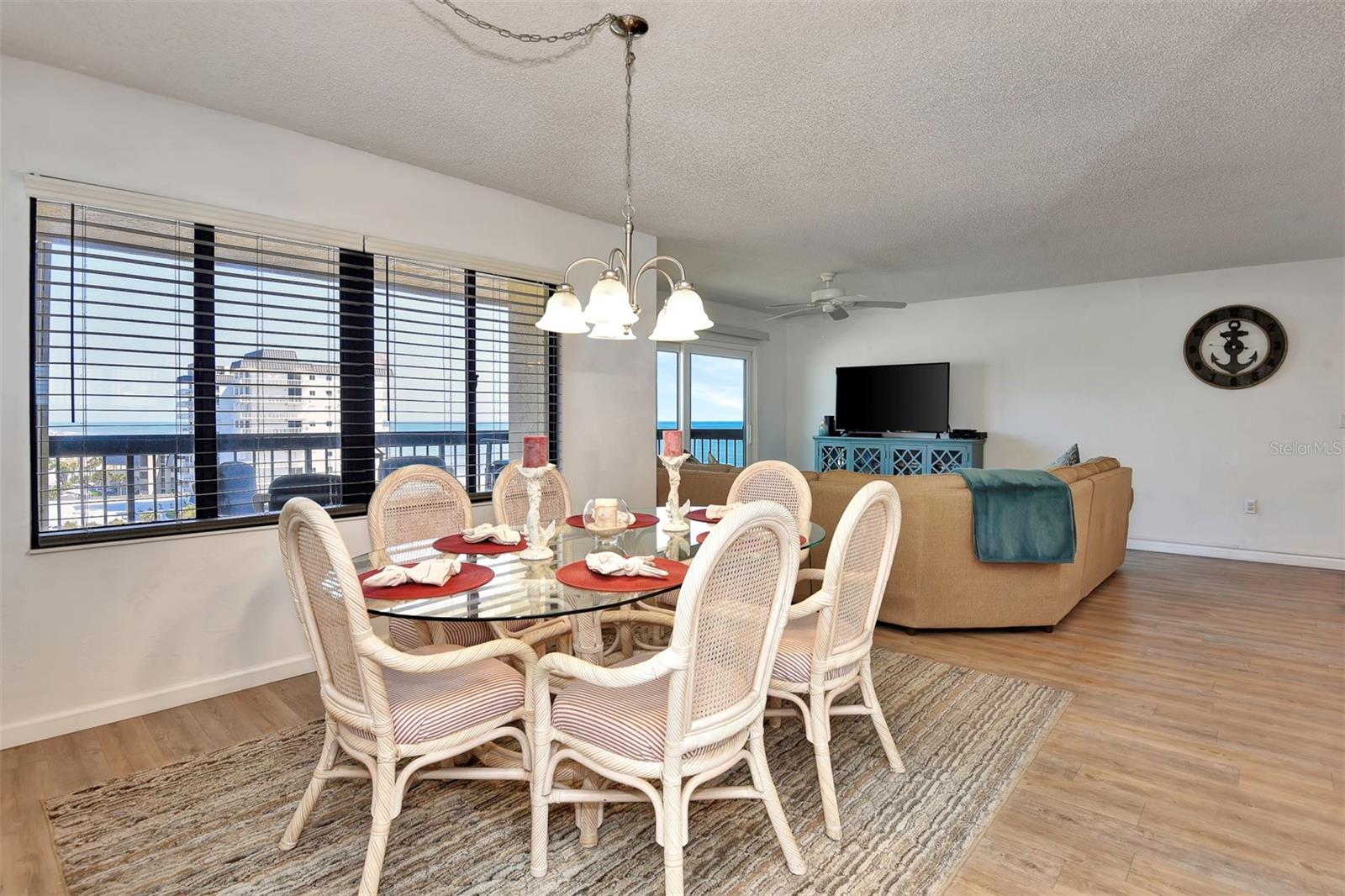 Image 7 of 51 For 1513 Ocean Shore Boulevard 7b