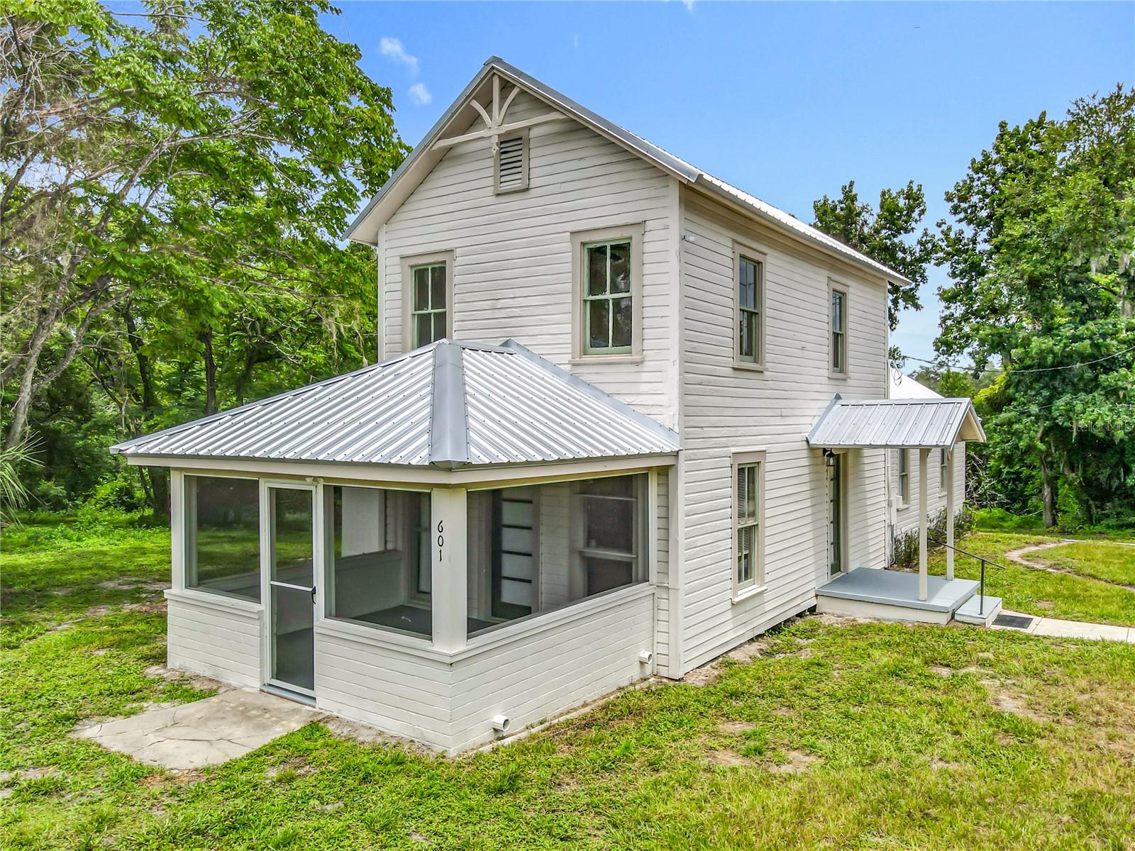 Image 3 of 55 For 601 Adelle Avenue