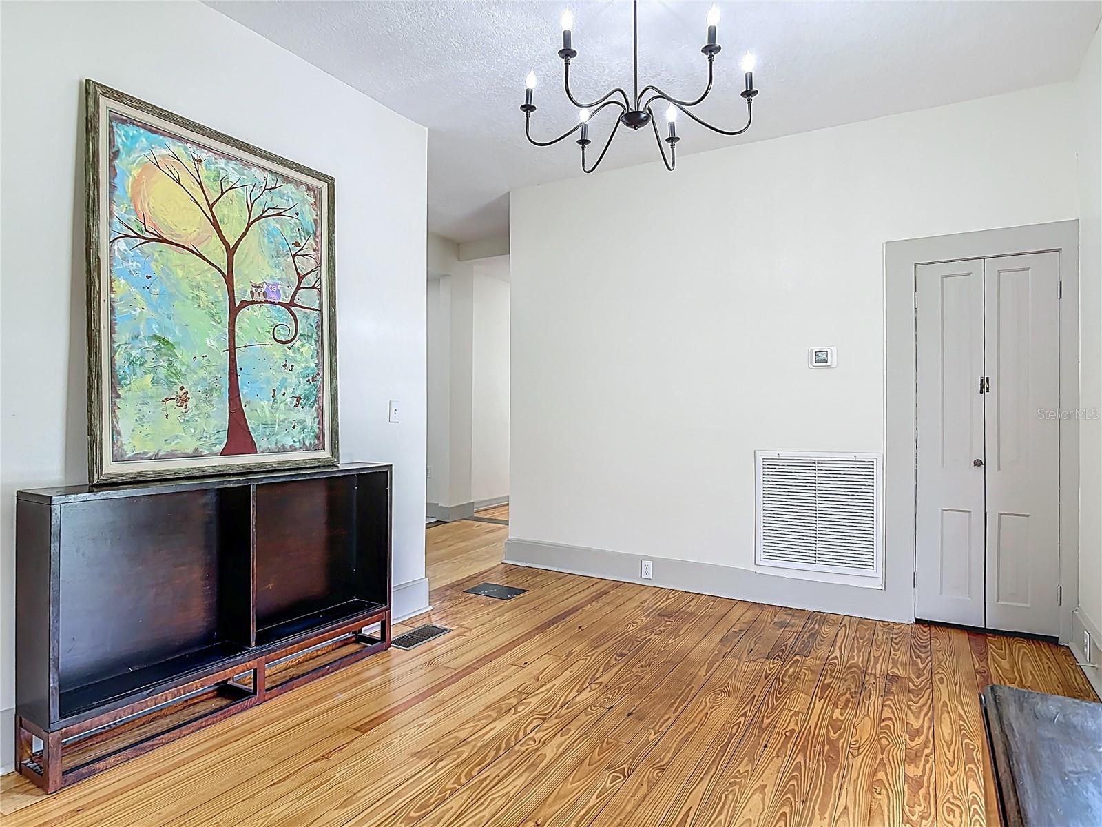 Image 33 of 55 For 601 Adelle Avenue