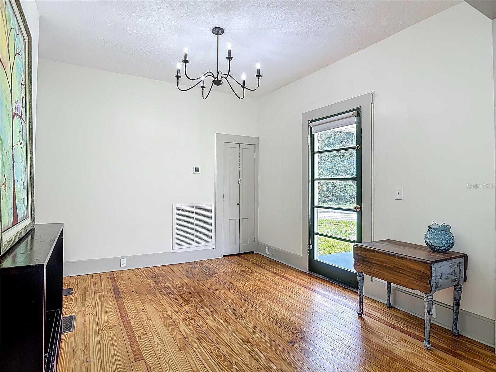 Image 34 of 55 For 601 Adelle Avenue