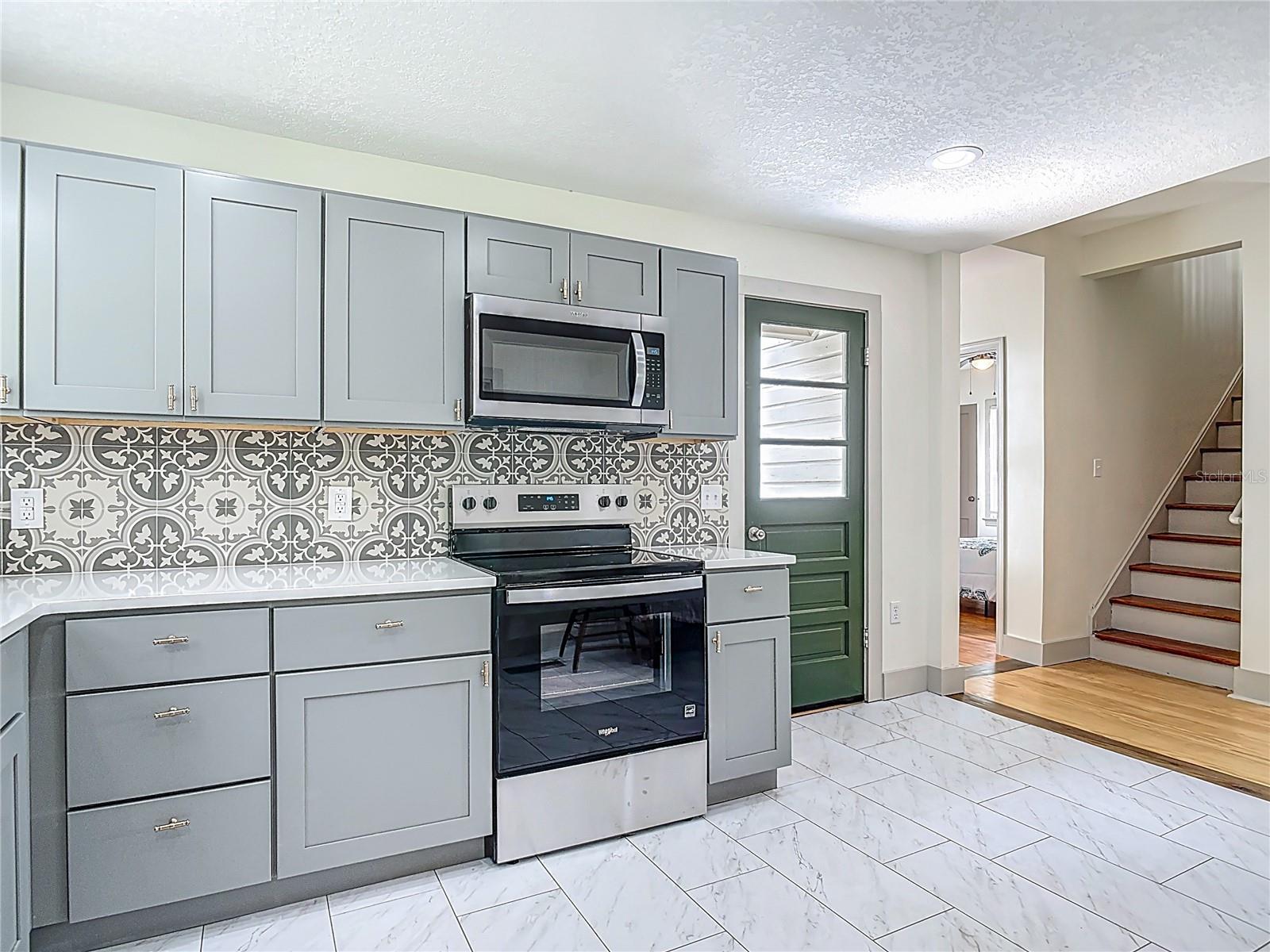 Image 9 of 55 For 601 Adelle Avenue