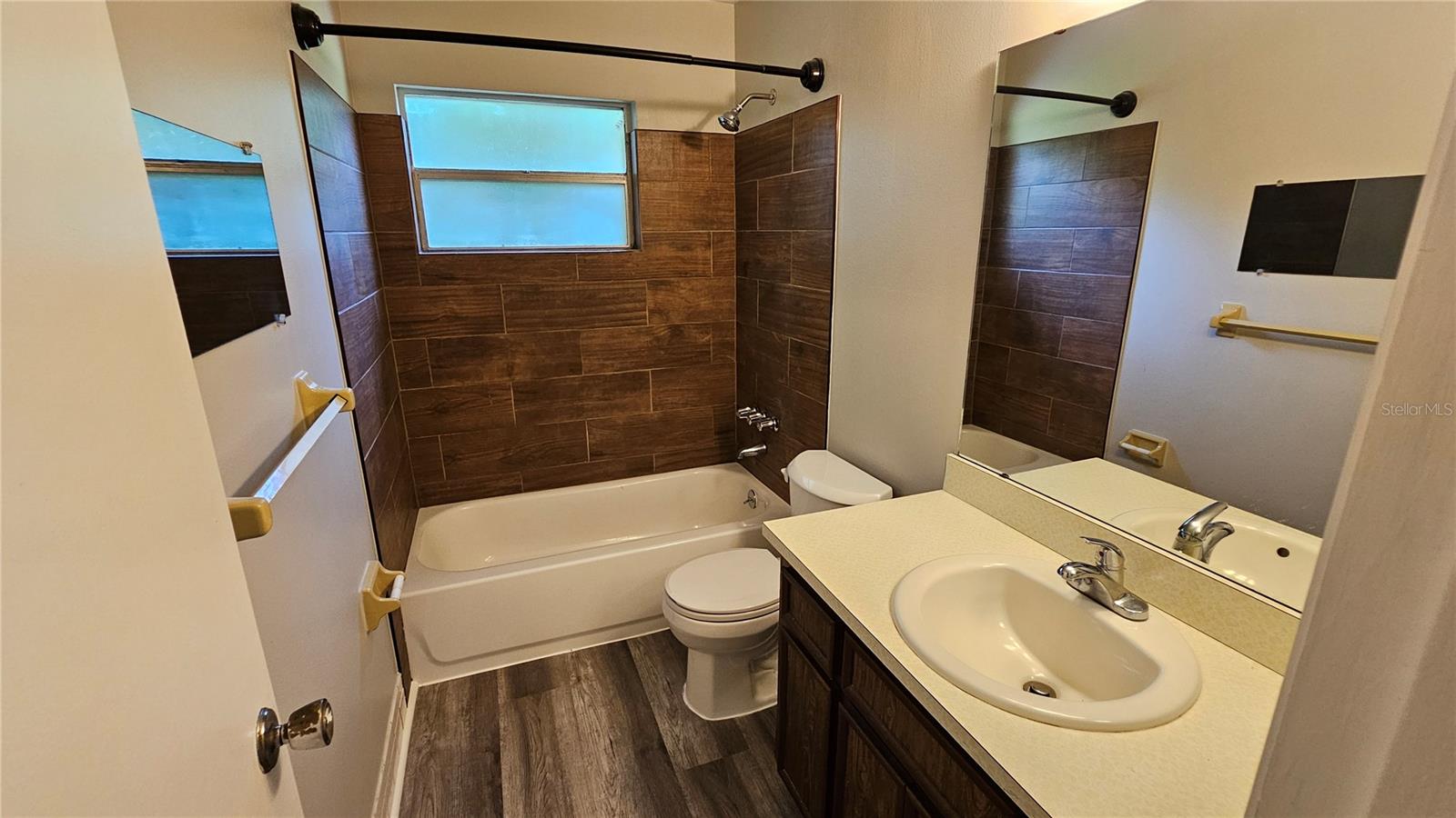 Image 11 of 23 For 291 Michael Avenue