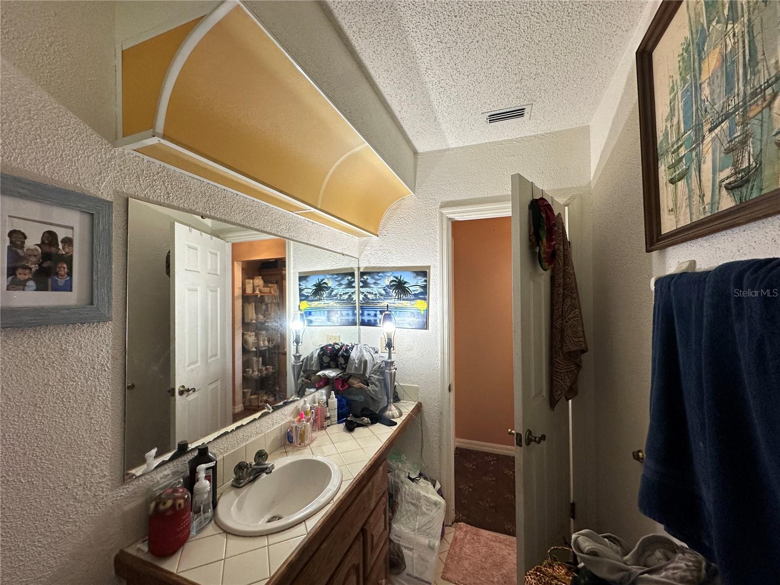 Image 12 of 48 For 2 Leisure Wood Way
