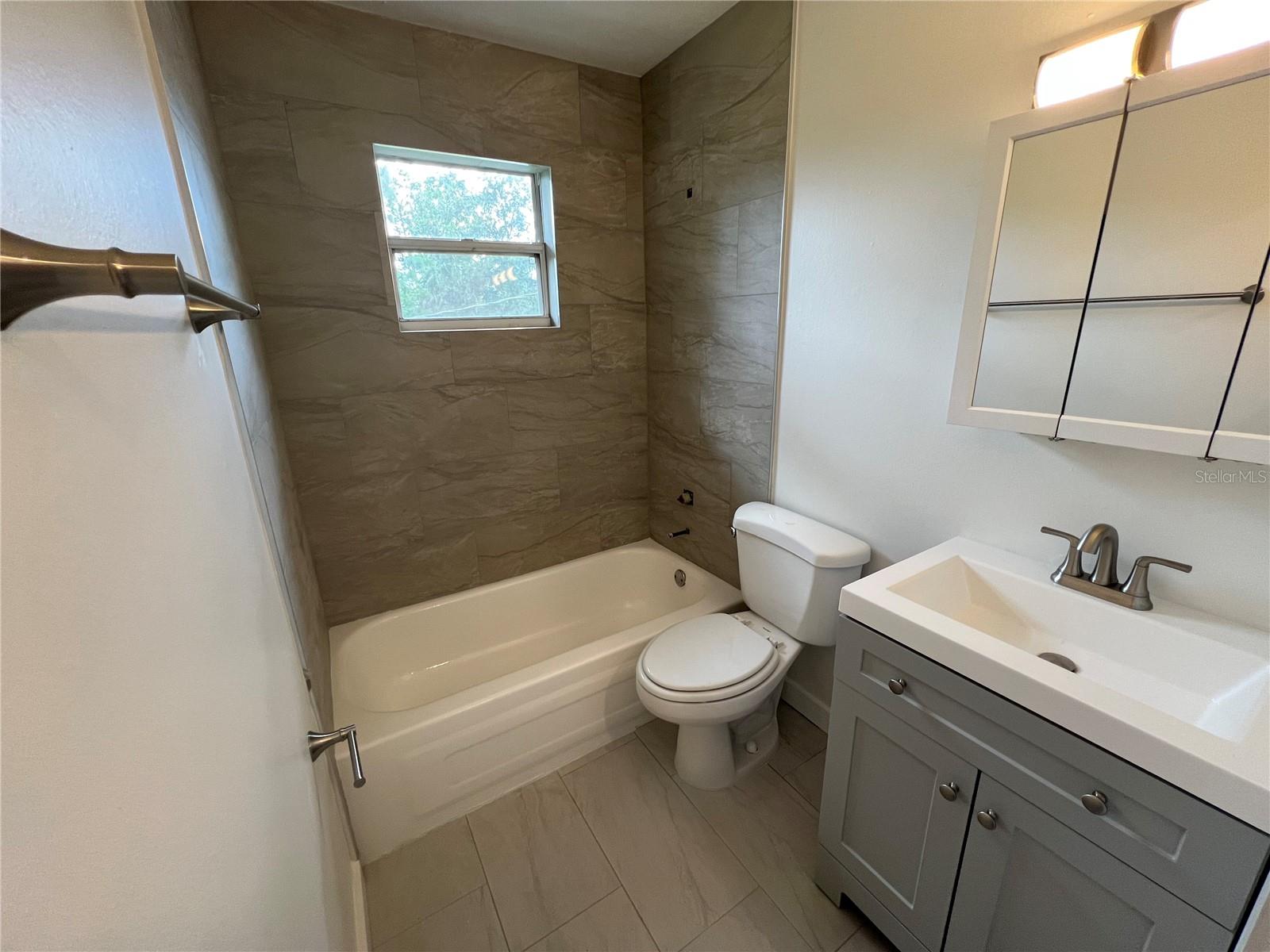 Image 15 of 23 For 722 65th Avenue E