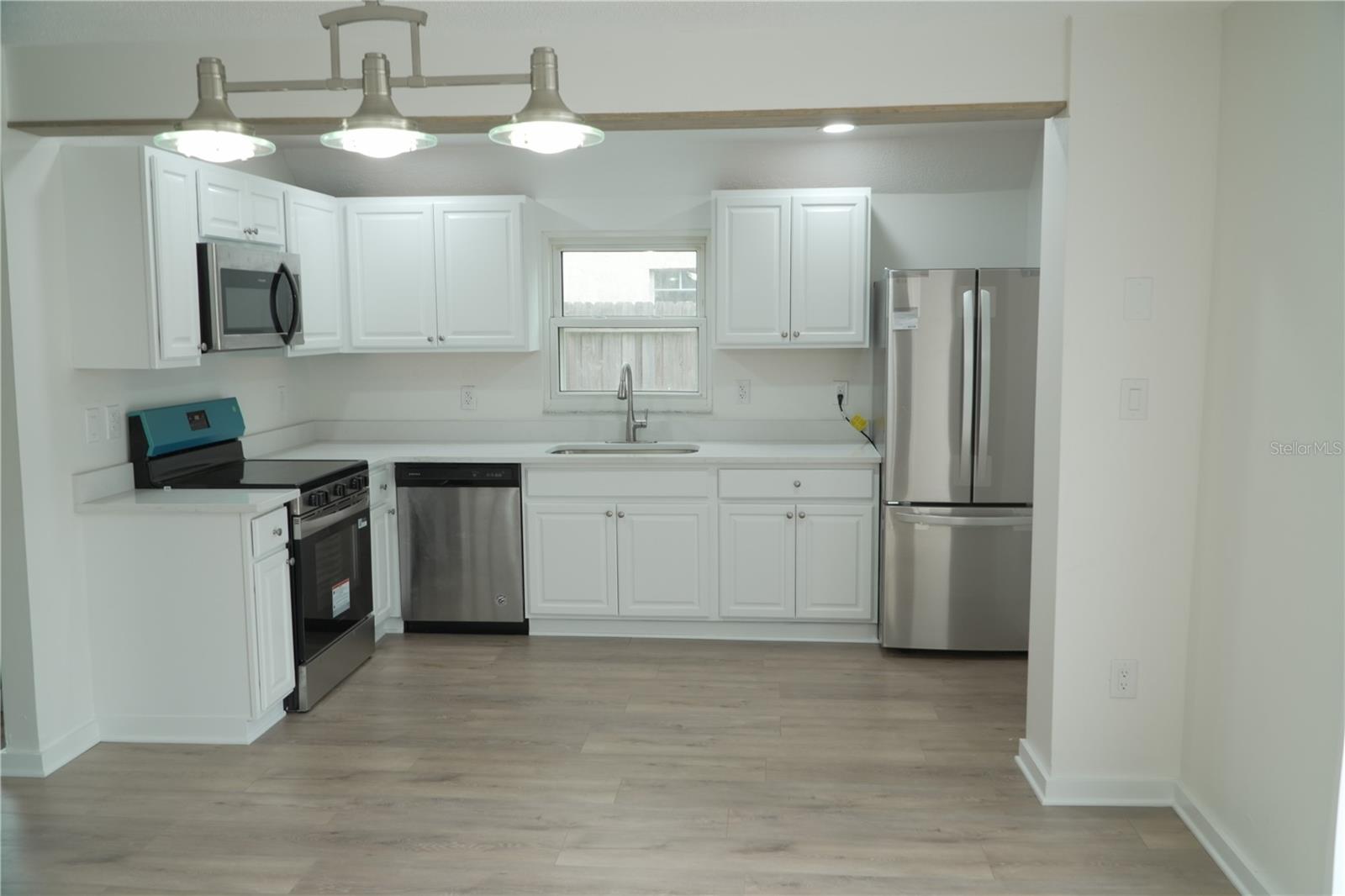 Image 3 of 23 For 722 65th Avenue E
