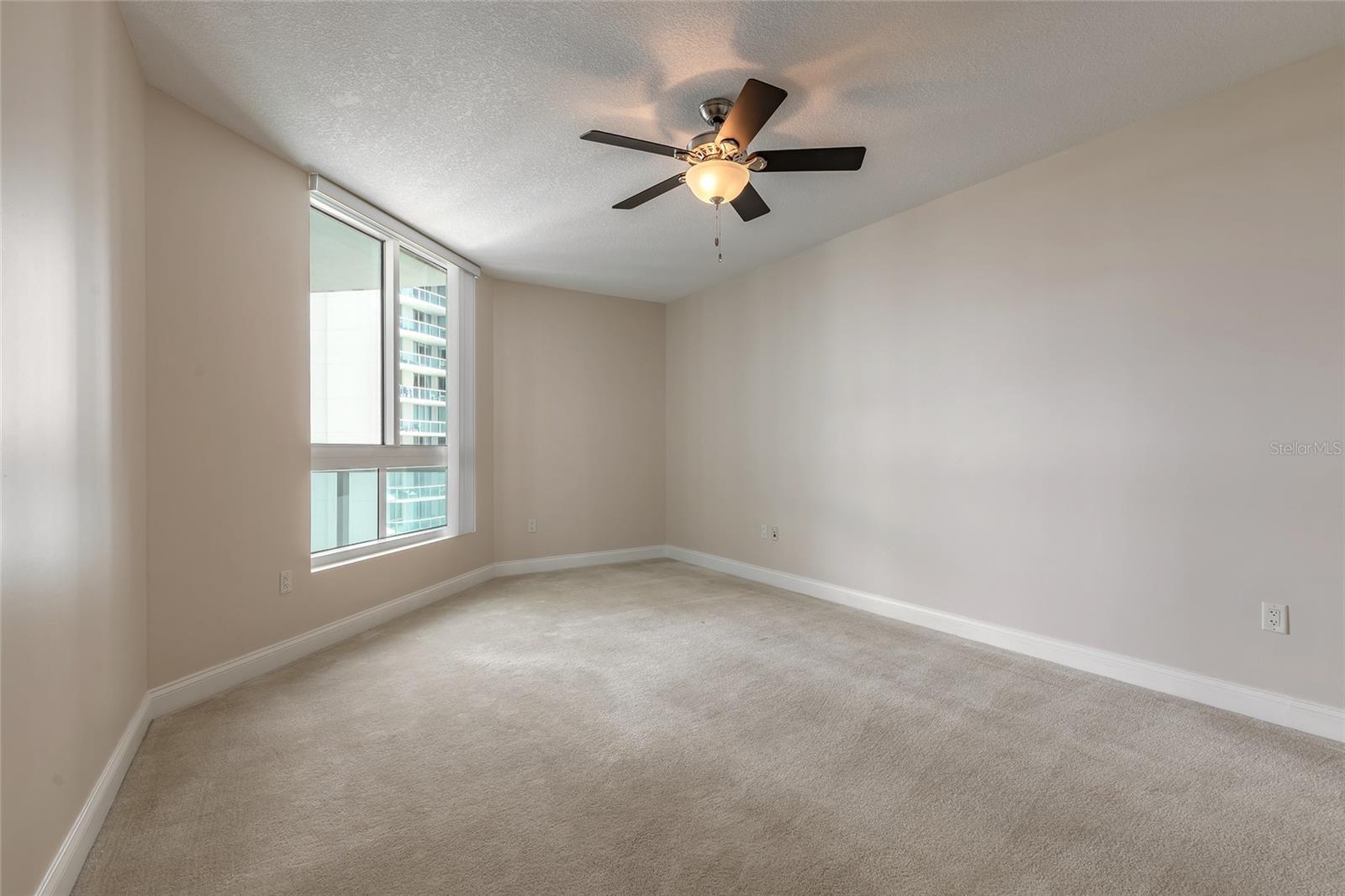 Image 17 of 53 For 231 Riverside Drive 1108-1