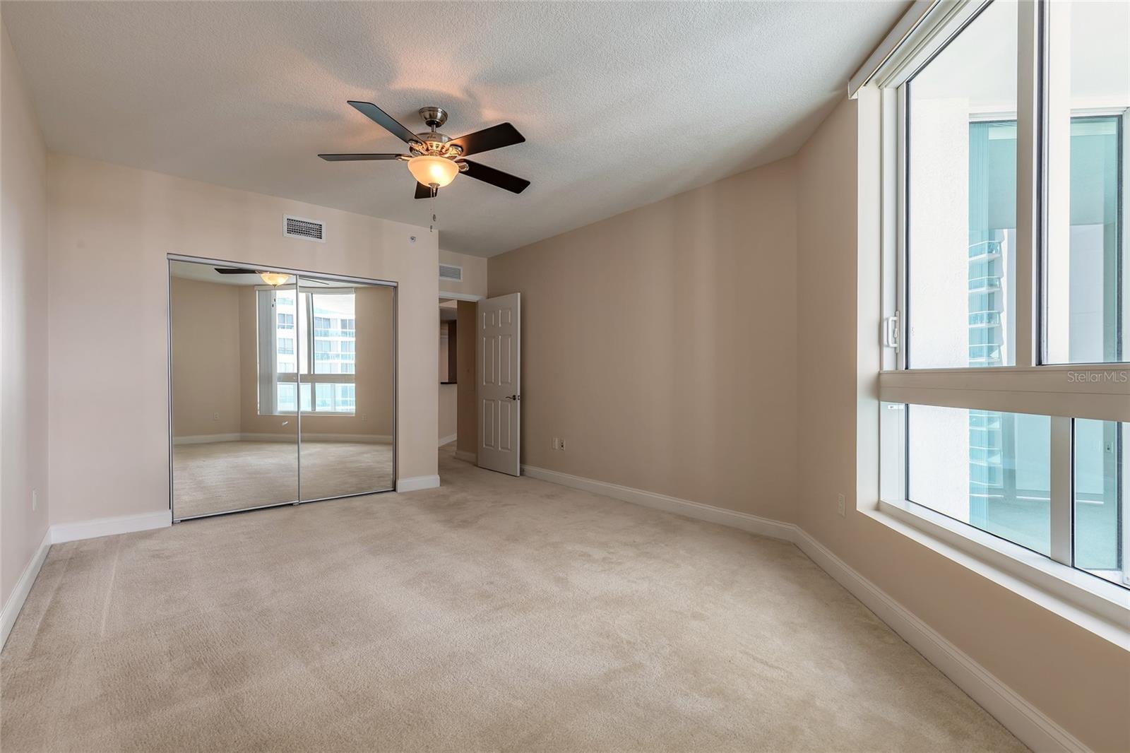 Image 18 of 53 For 231 Riverside Drive 1108-1