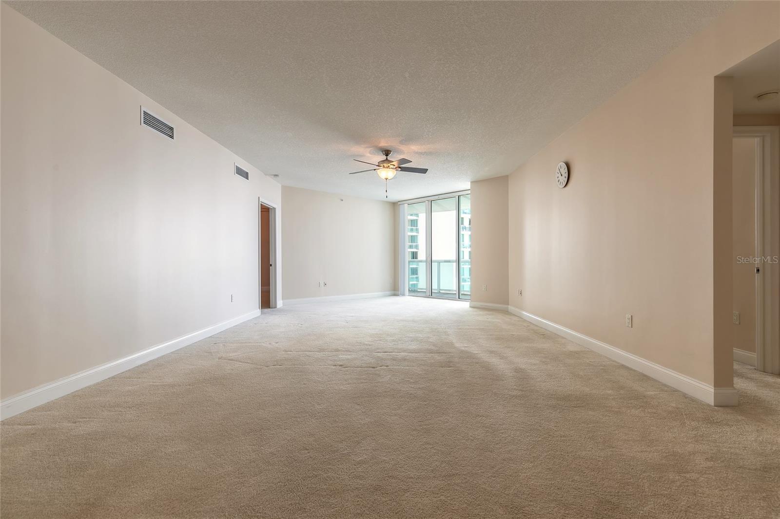 Image 19 of 53 For 231 Riverside Drive 1108-1