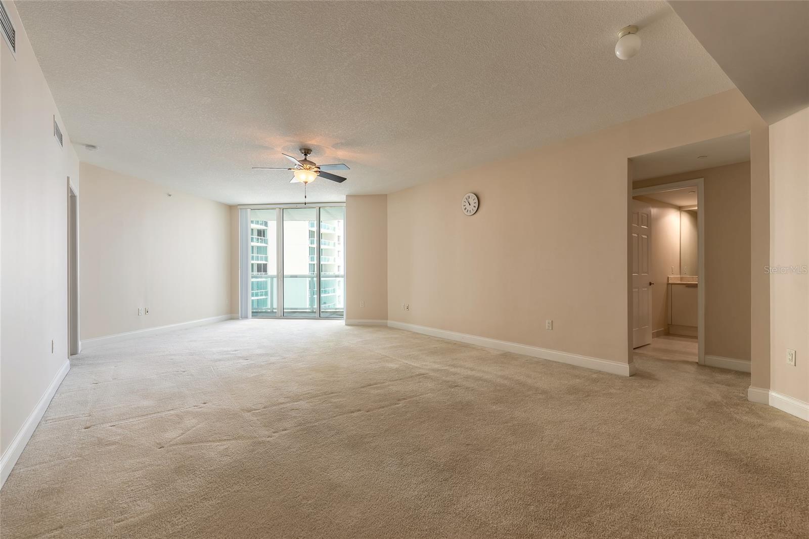 Image 20 of 53 For 231 Riverside Drive 1108-1