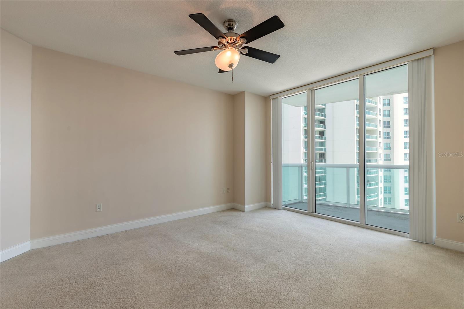 Image 8 of 53 For 231 Riverside Drive 1108-1