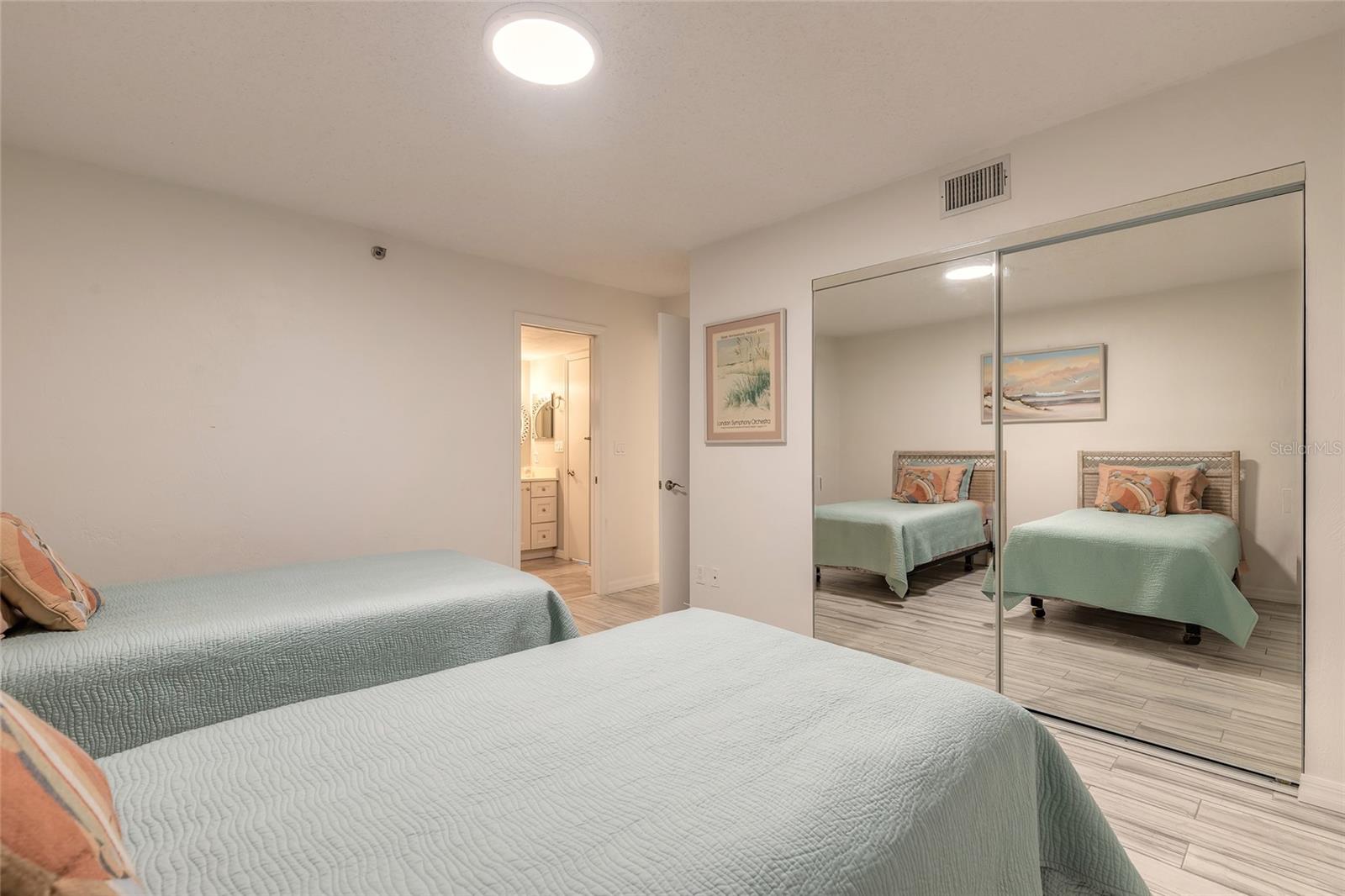 Image 4 of 50 For 3757 Atlantic Avenue 1104