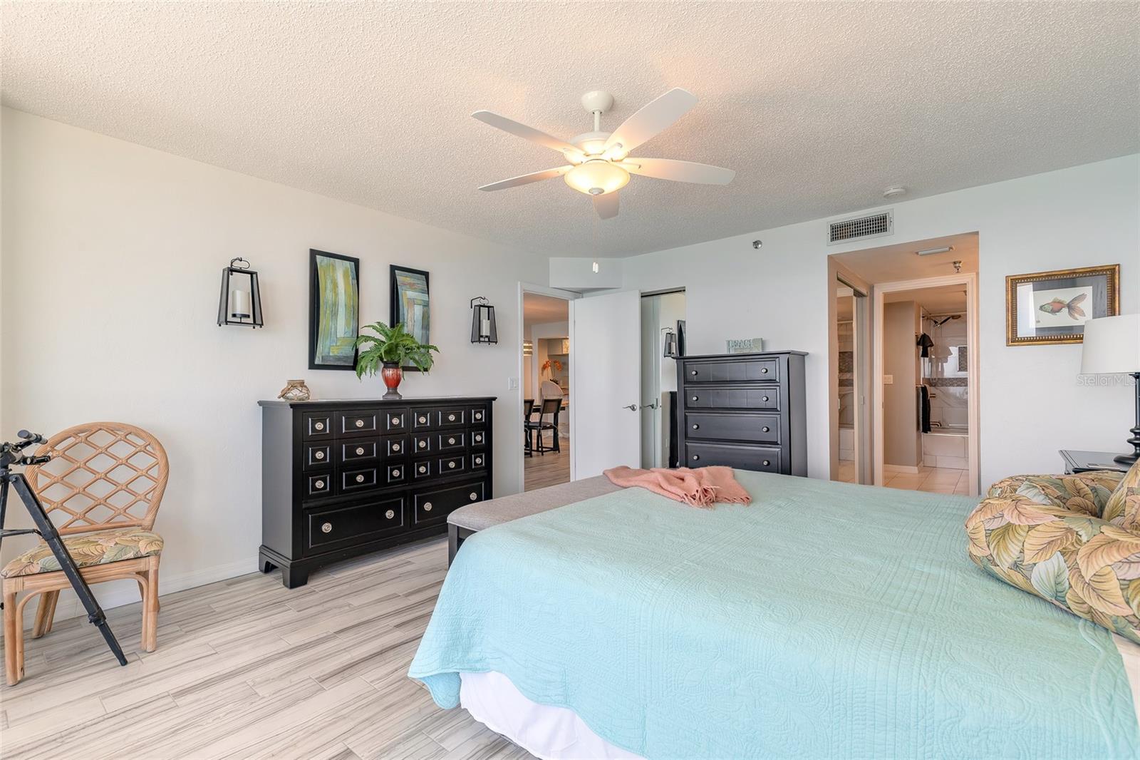 Image 8 of 50 For 3757 Atlantic Avenue 1104