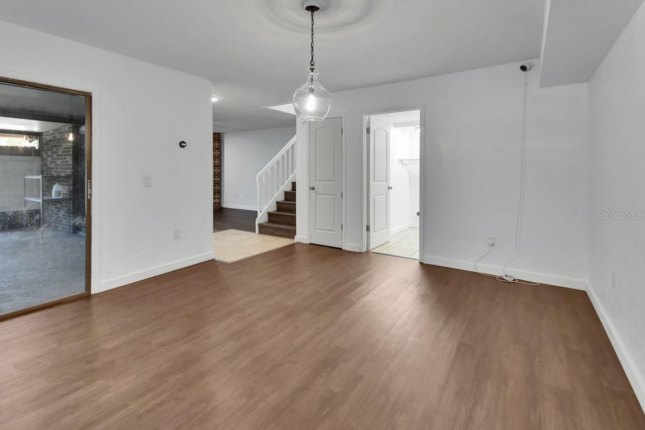 Image 16 of 32 For 401 Terrace Court