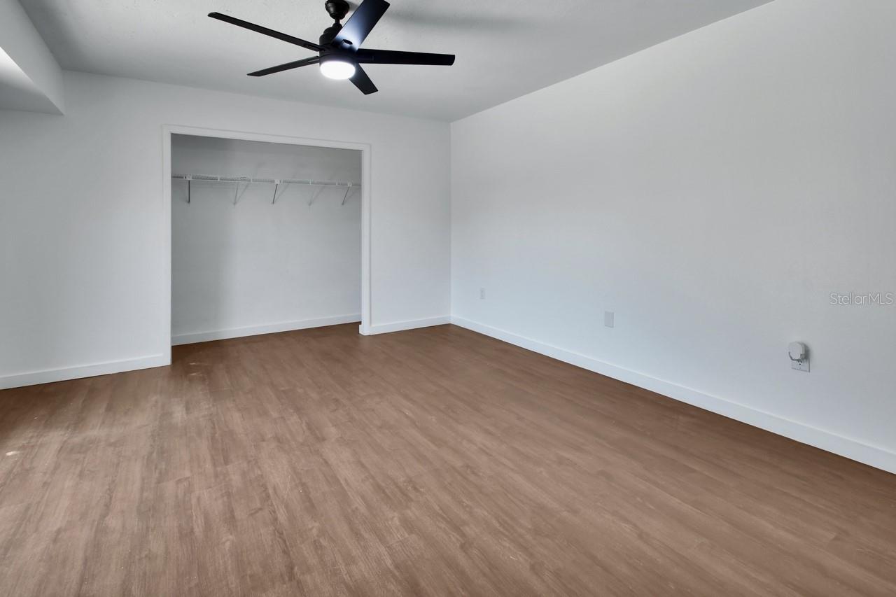 Image 22 of 32 For 401 Terrace Court