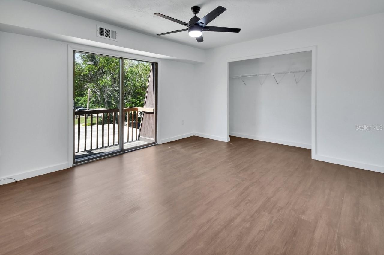 Image 23 of 32 For 401 Terrace Court