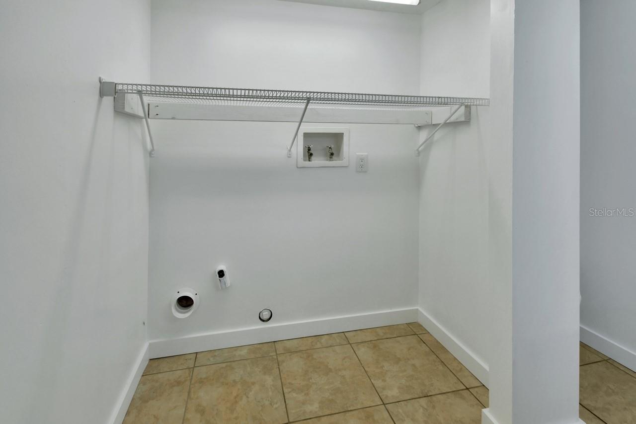 Image 26 of 32 For 401 Terrace Court