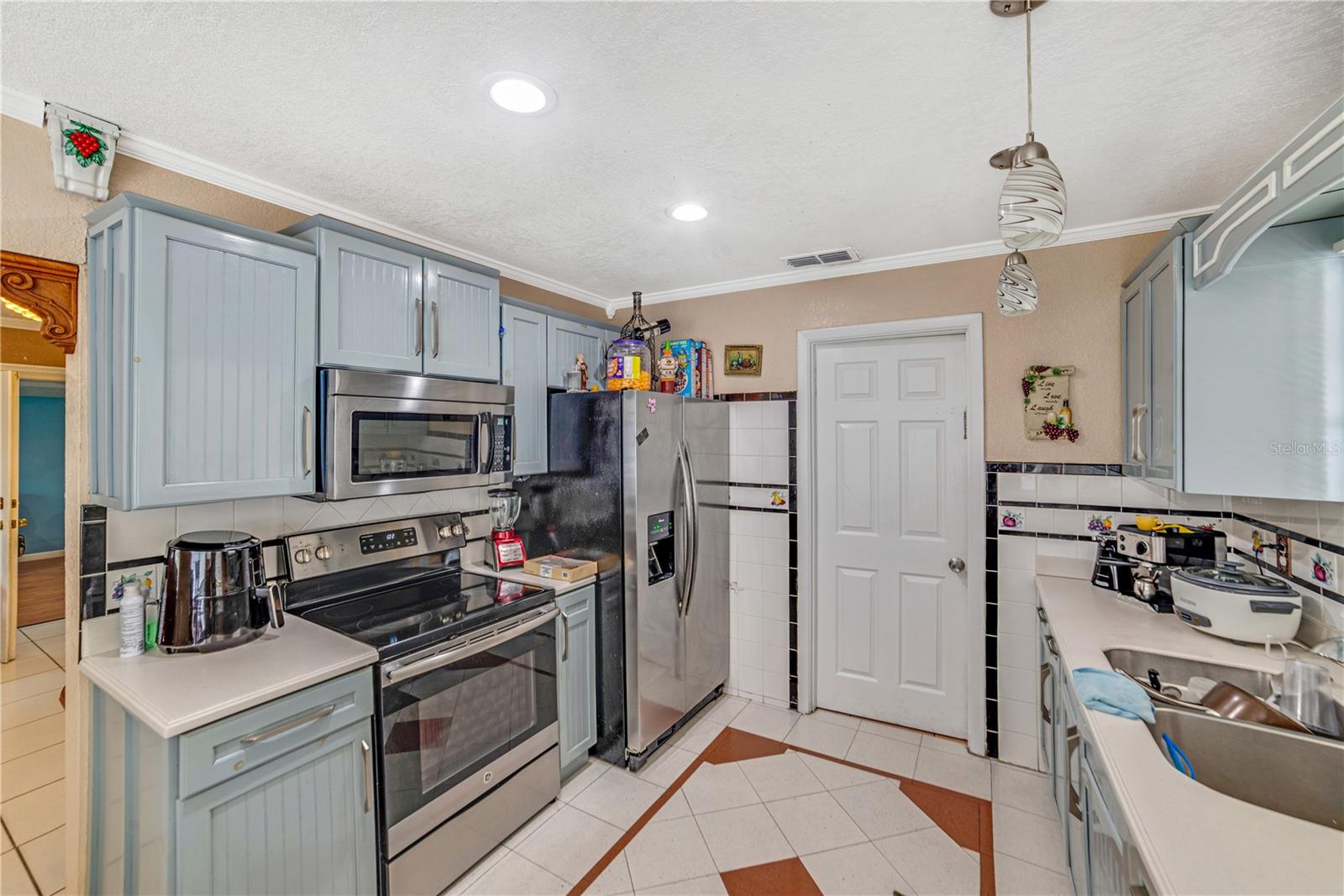 Image 21 of 37 For 1311 Galsworthy Avenue