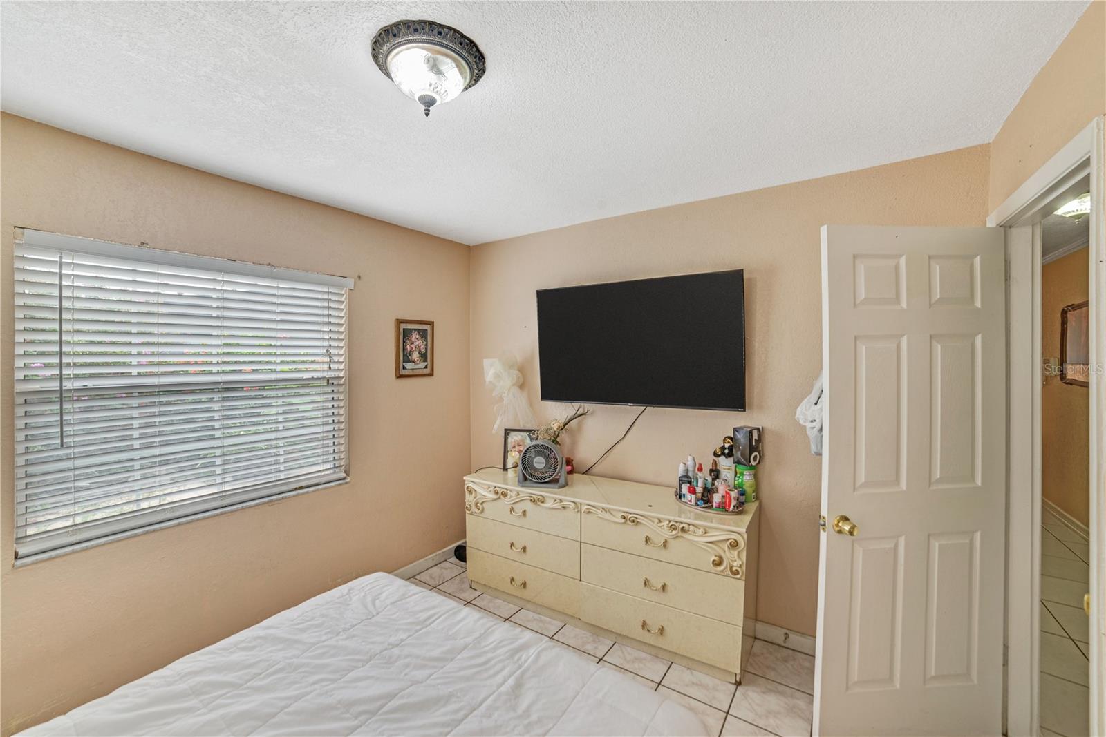 Image 32 of 37 For 1311 Galsworthy Avenue