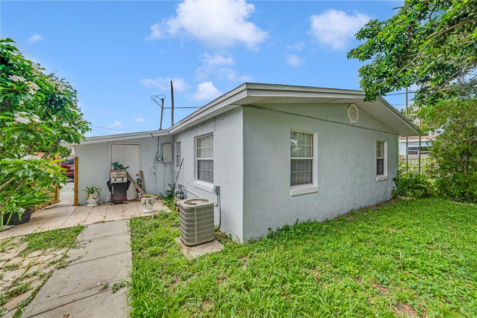 Image 9 of 37 For 1311 Galsworthy Avenue