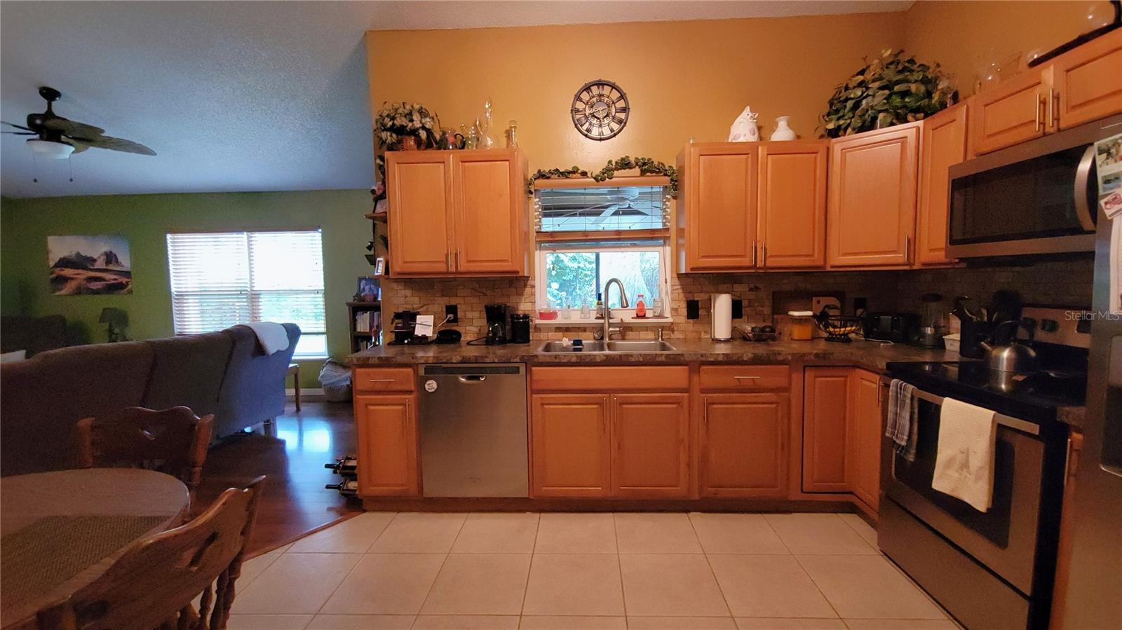 Image 13 of 45 For 1401 Hendren Dr