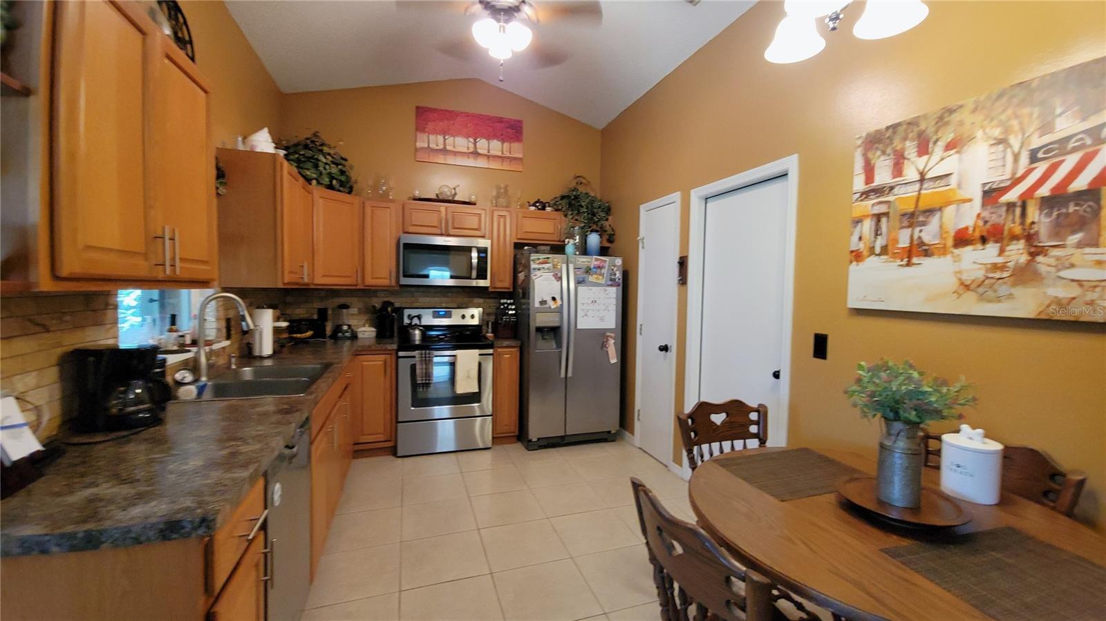 Image 14 of 45 For 1401 Hendren Dr