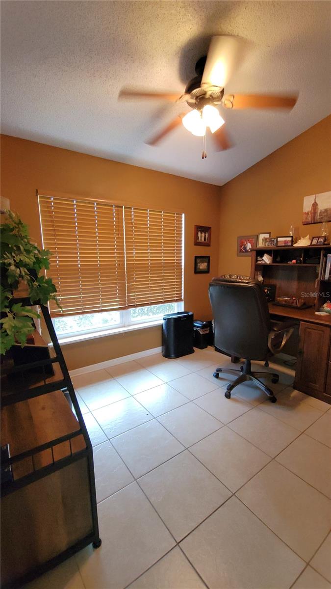 Image 16 of 45 For 1401 Hendren Dr