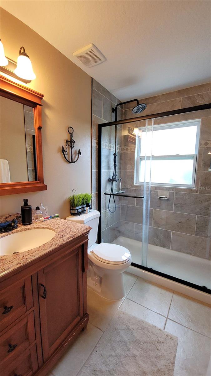 Image 22 of 45 For 1401 Hendren Dr