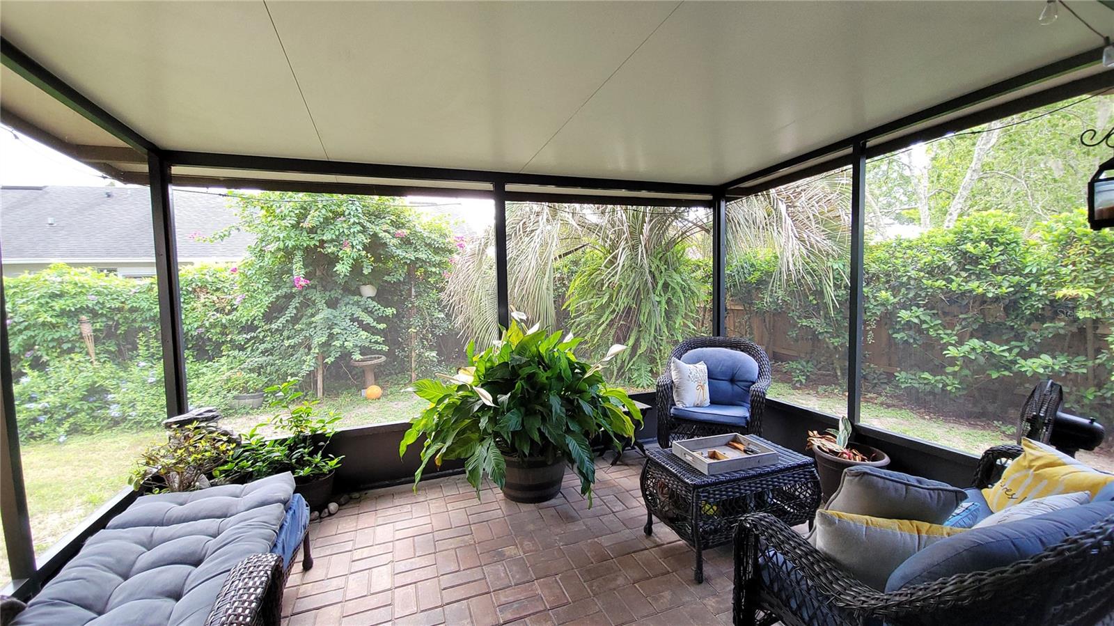 Image 32 of 45 For 1401 Hendren Dr