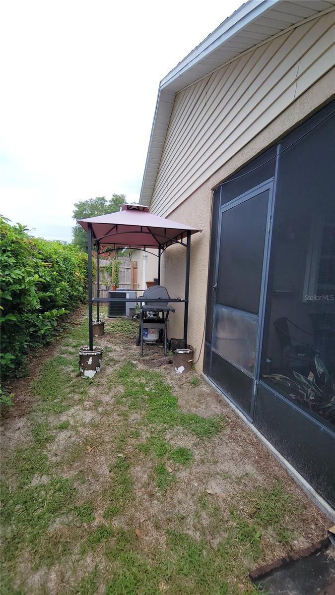 Image 35 of 45 For 1401 Hendren Dr