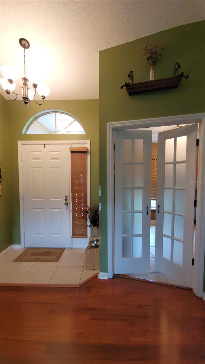 Image 5 of 45 For 1401 Hendren Dr