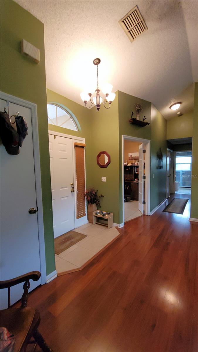 Image 6 of 45 For 1401 Hendren Dr