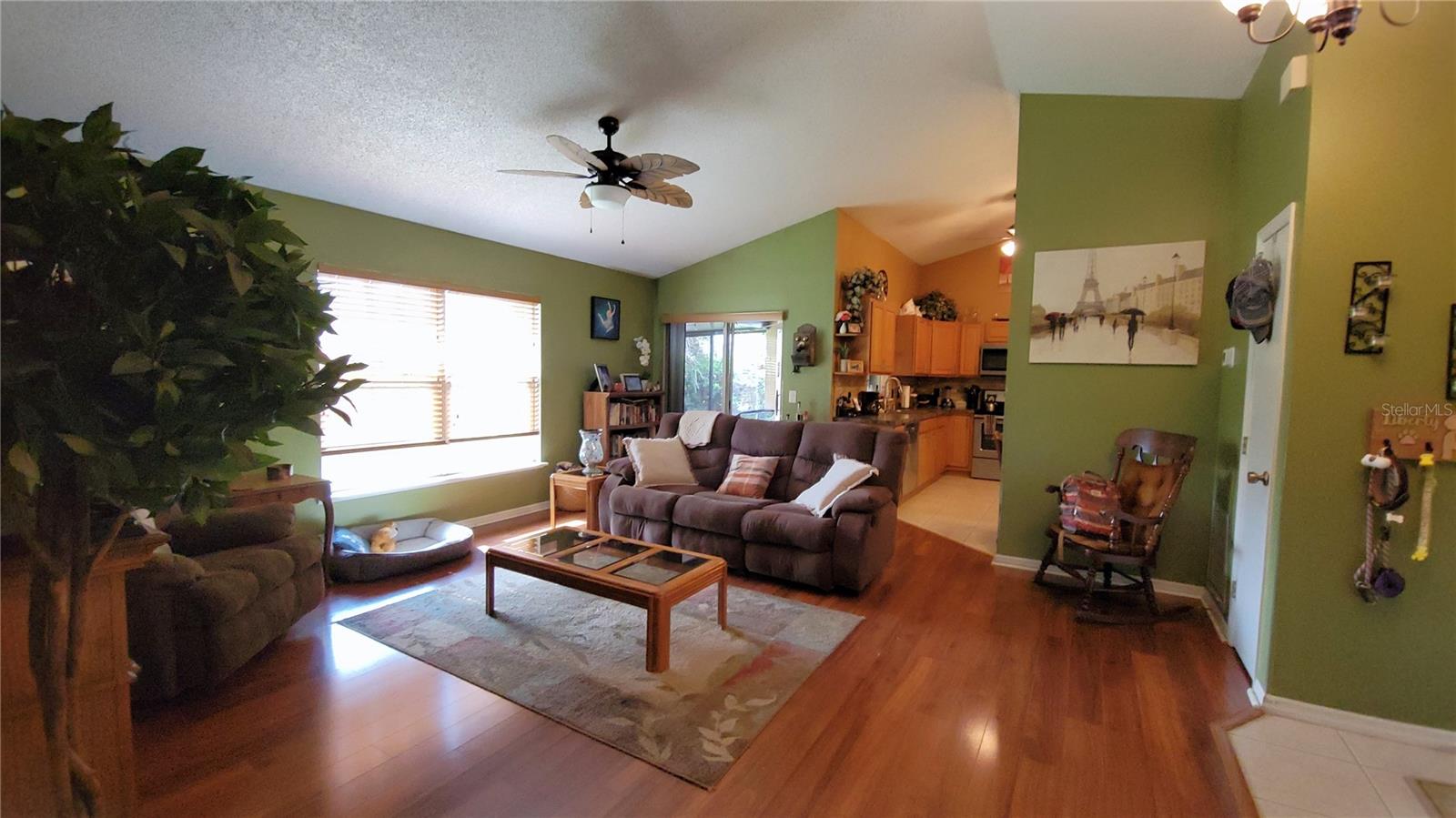 Image 7 of 45 For 1401 Hendren Dr