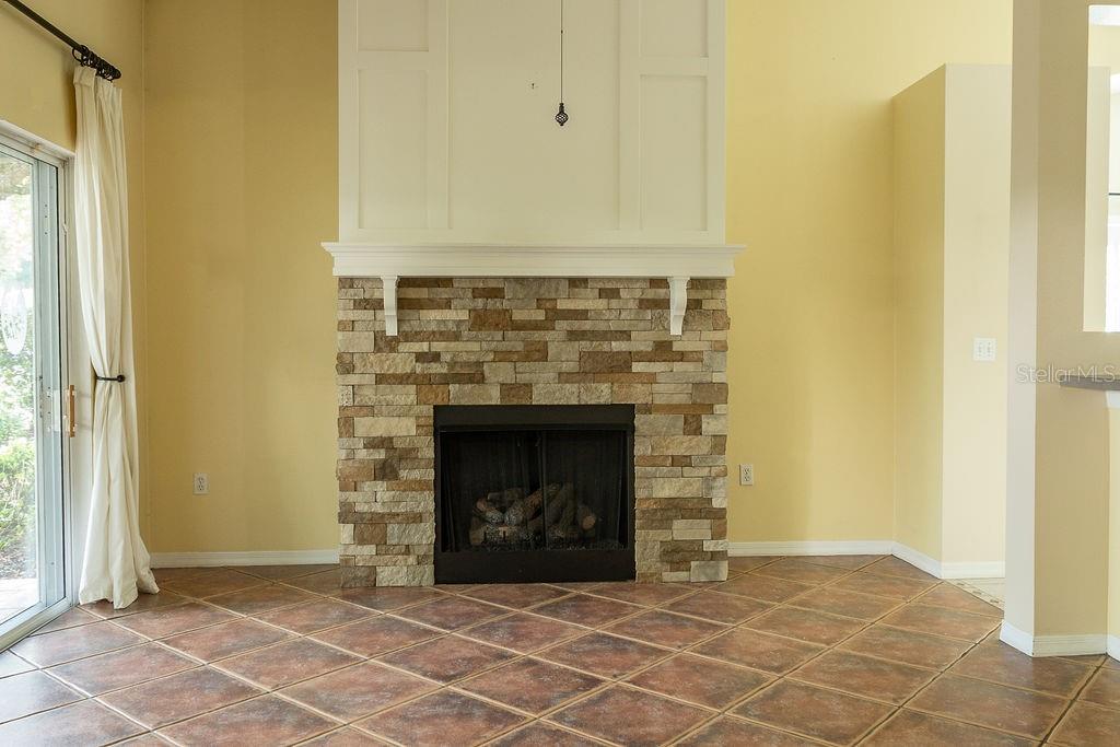 Image 6 of 16 For 1407 Whispering Woods Way