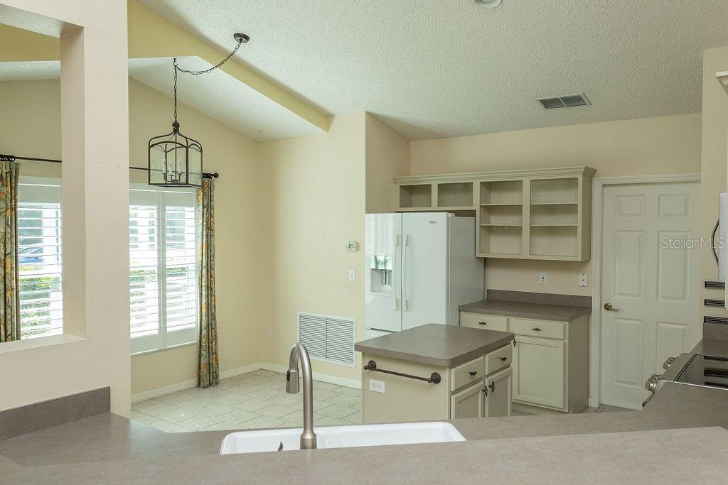 Image 7 of 16 For 1407 Whispering Woods Way