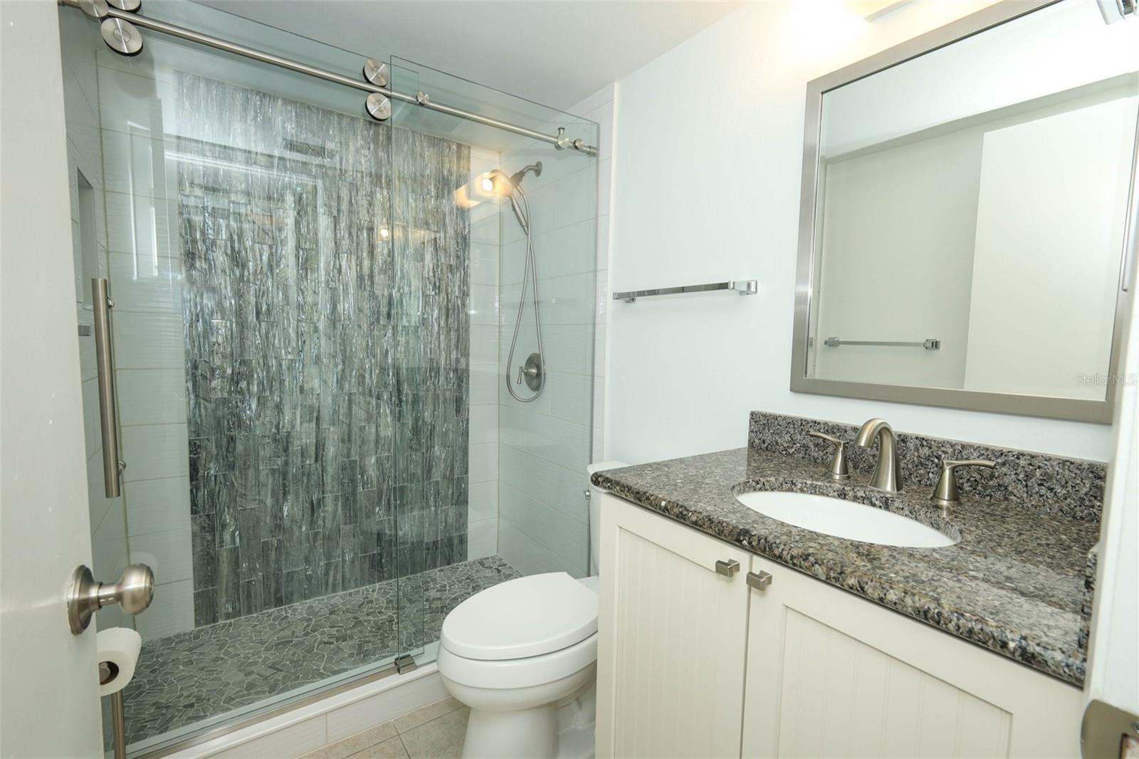 Image 11 of 22 For 120 Hibiscus Woods  015b