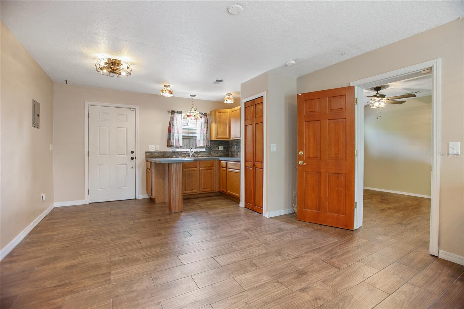 Image 20 of 42 For 1345 Walton Avenue