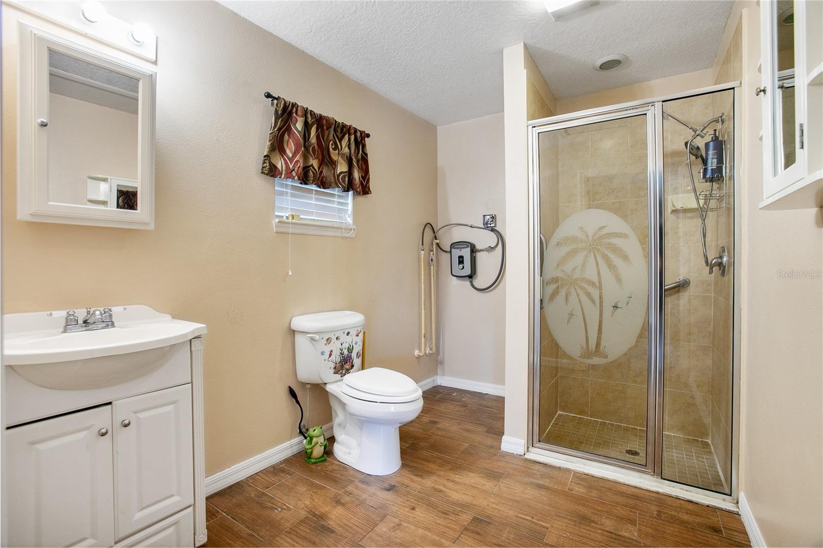 Image 22 of 42 For 1345 Walton Avenue