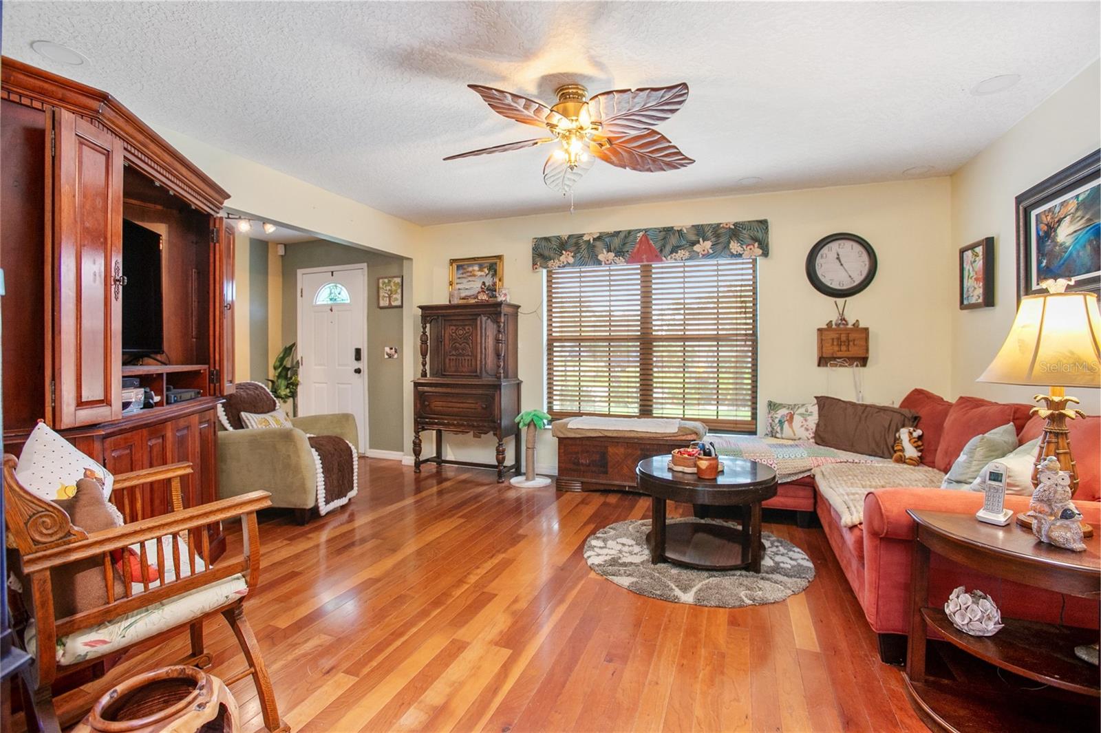 Image 5 of 42 For 1345 Walton Avenue