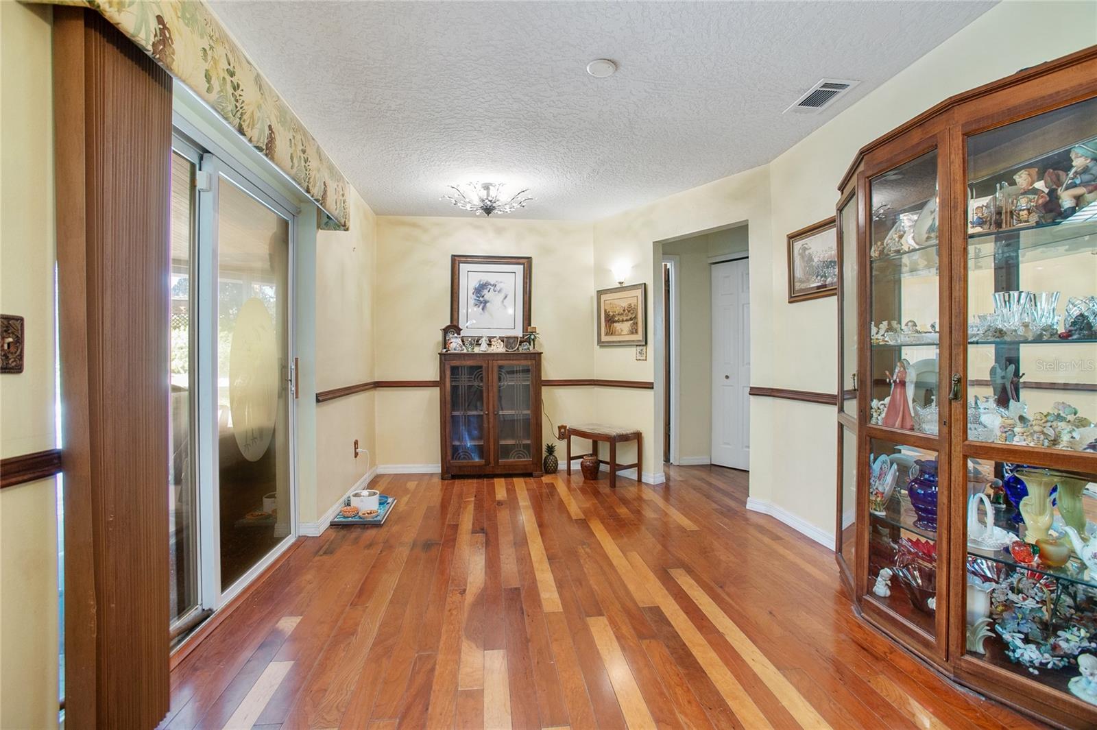 Image 9 of 42 For 1345 Walton Avenue