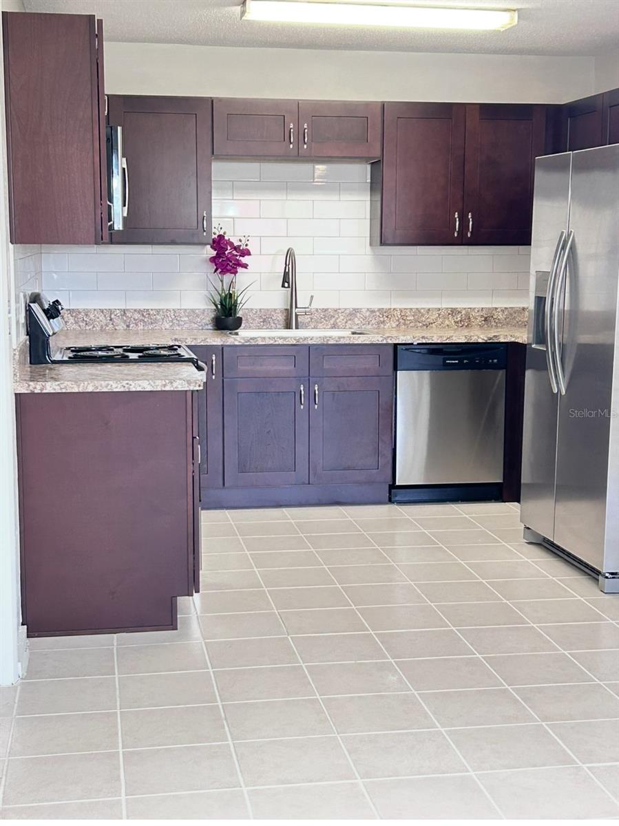 Image 3 of 13 For 2332 2330 India Palm Drive
